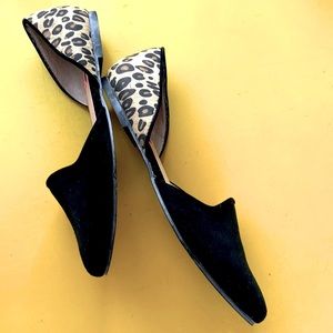 Women’s Betsey Johnson leopard/ black suede flat 7